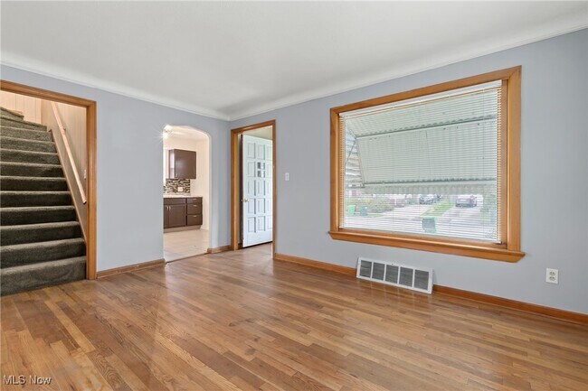 Foto del edificio - 20351 Ball Ave