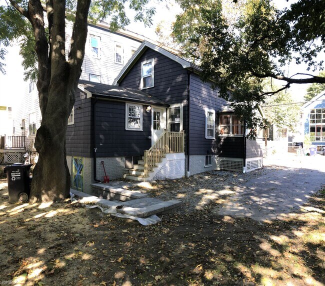 Building Photo - 3 br, 2 bath House - 450 Franklin St