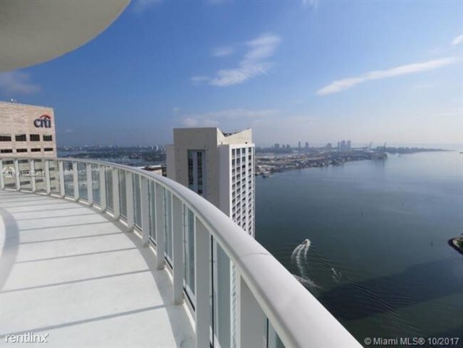 Foto del edificio - 300 Biscayne Blvd