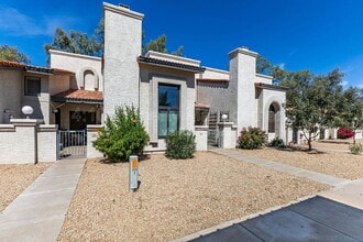 Building Photo - 1718 S Longmore