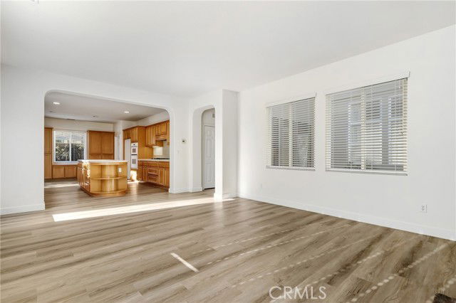 Building Photo - 6 Sutton