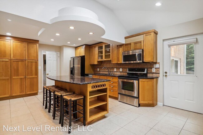 Building Photo - 5 br, 4.5 bath House - 9309 Langford Ct