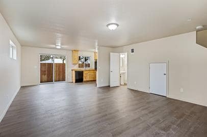 Building Photo - Newly constructed 3 bedroom duplex