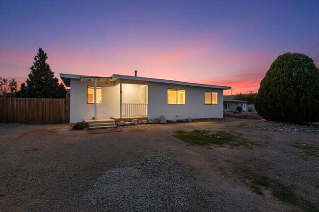 Foto del edificio - 165 Hilton Ave NW