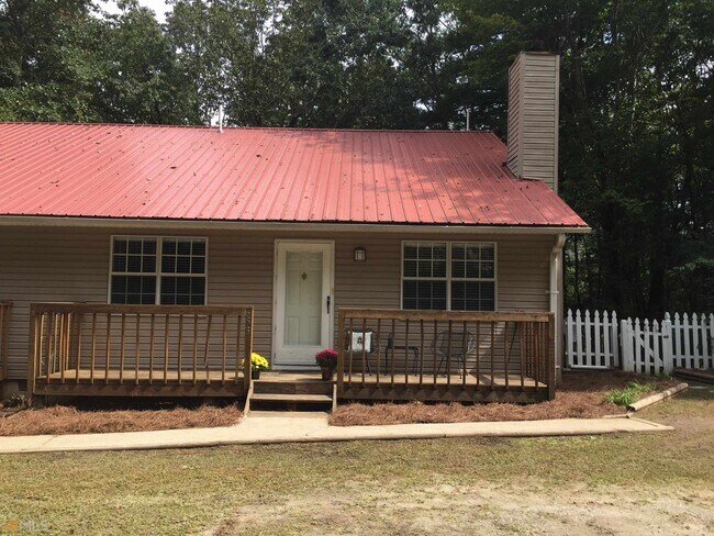 Building Photo - 653 Covecrest Dr