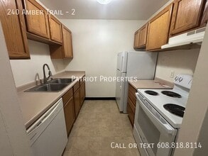 Building Photo - 240 Amber Trail