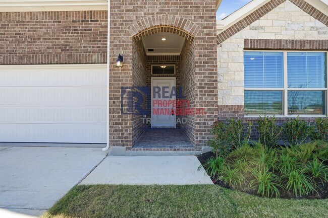 Foto del edificio - Stylish Open-Concept 4-Bedroom Home with Smart Interior Flow