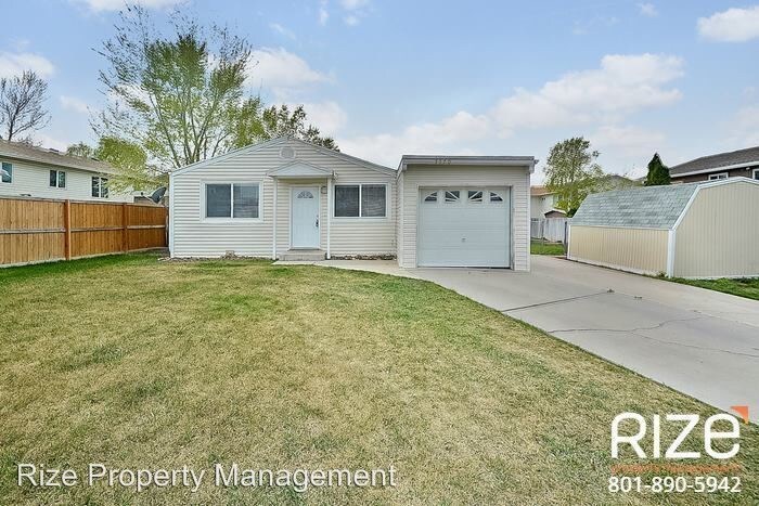Primary Photo - 3 br, 1 bath House - 3570 S Centennial Rd