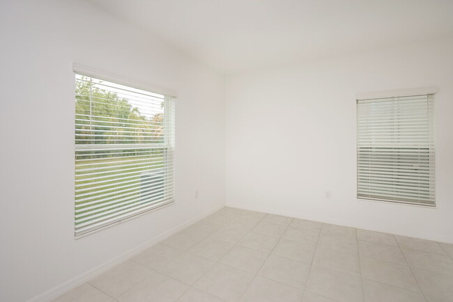 Foto del edificio - 7320 Spring Snowflake Ave