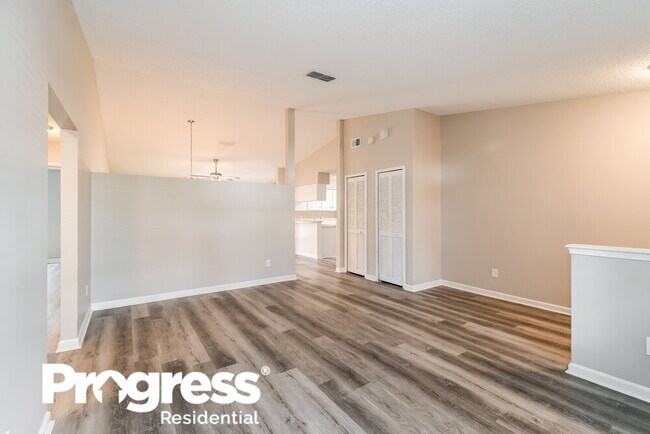 Foto del edificio - 13120 Leatherleaf Dr S