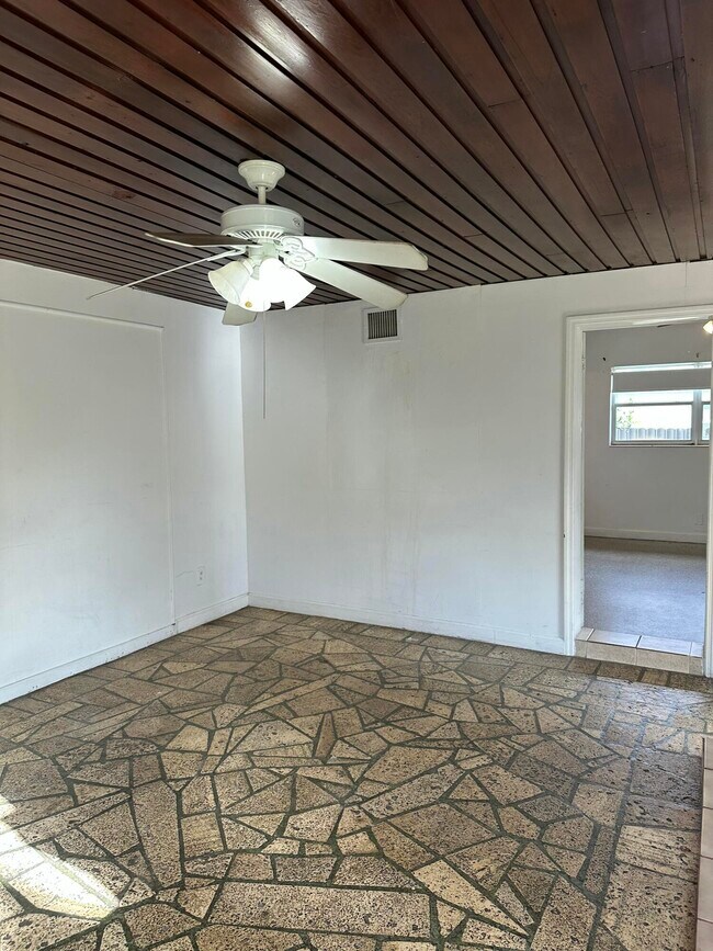 Foto del edificio - 1091 SW 51st Ave