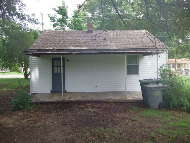 Building Photo - 621 Westwood Ave