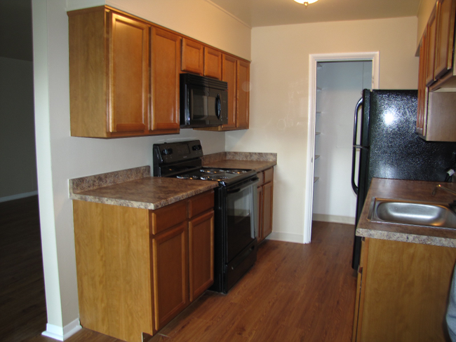 Building Photo - 2443 S Colorado Blvd