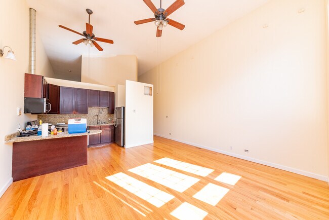 Foto del edificio - 2415 W 24th St