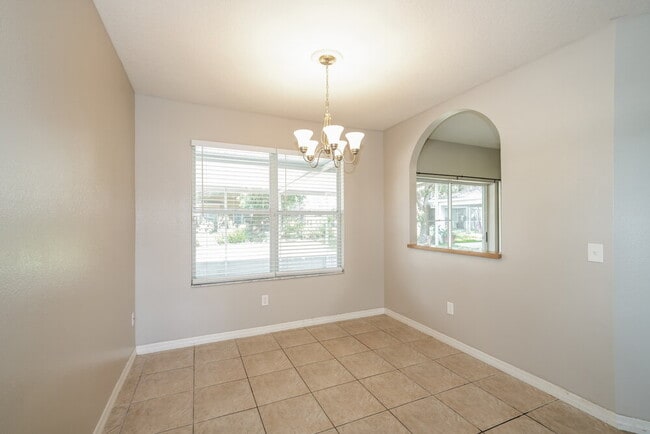 Building Photo - 10430 Blackmore Dr