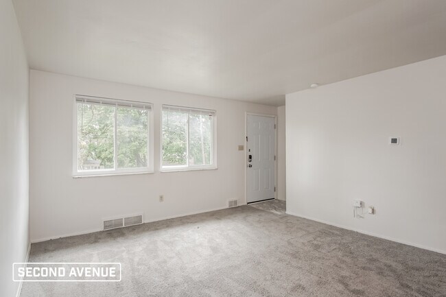 Foto del edificio - 716 Bittersweet Rd