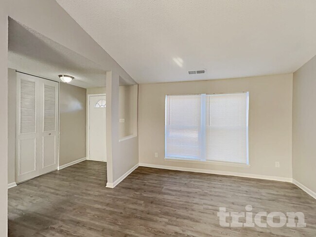 Foto del edificio - 8323 Kapplewood Ct