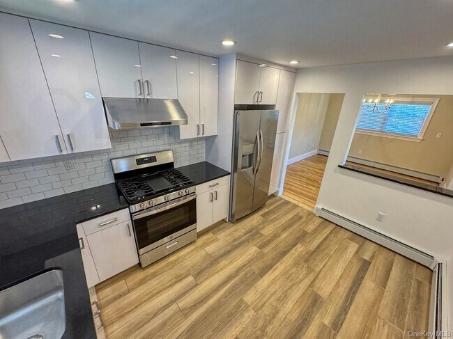 Foto del edificio - 203-30 28th Ave