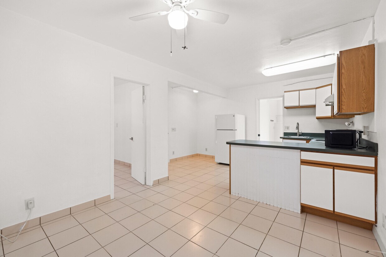 3717 S Dixie Hwy Unit 2, West Palm Beach, FL 33405 Condo for Rent in