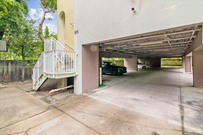 Building Photo - 1235 NW 9th Ave