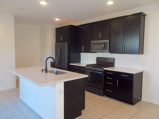 Building Photo - Spacious 3-Bedroom, 2-Story Townhome with ...