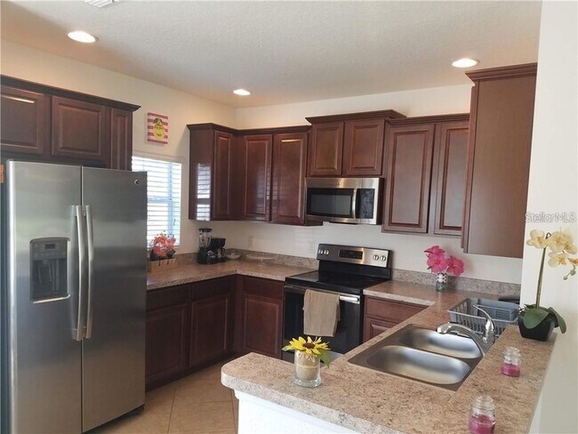 Building Photo - 2929 Sunstone Drive