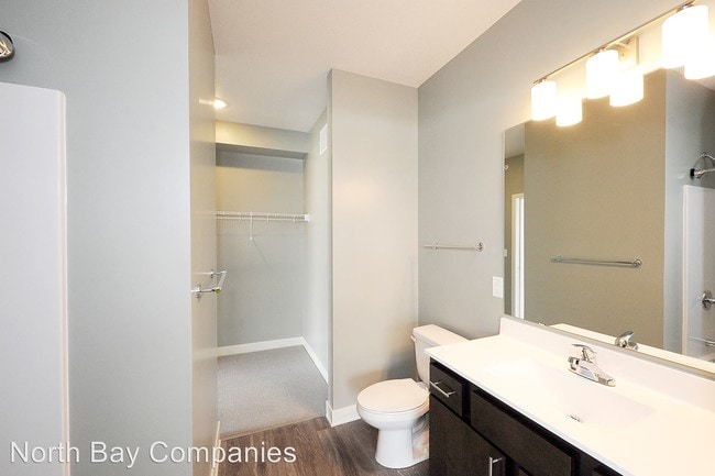 Interior Photo - 801 8th St SE
