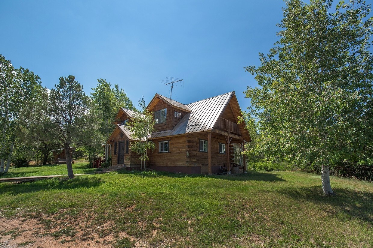 Primary Photo - 1014 County Rd
