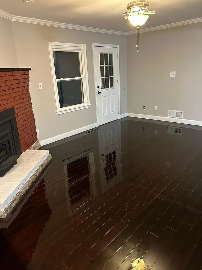 Foto del edificio - Room in House on Panthersville Rd