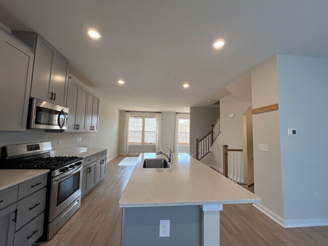 Foto del edificio - Beautifully maintained 3-bedroom, 2.5-bath...
