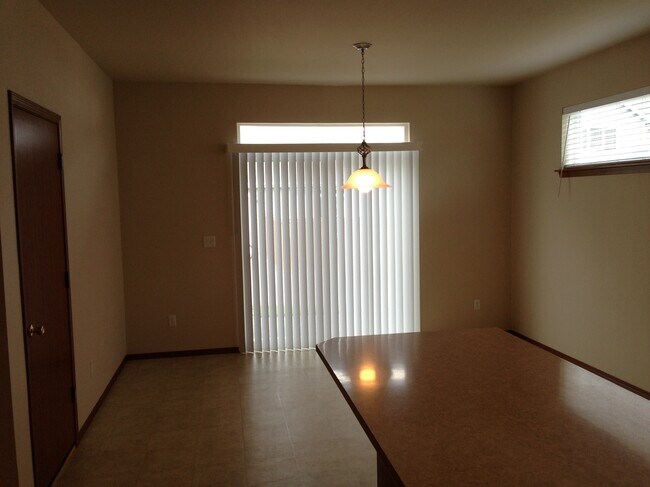 Foto del edificio - 202 Hawk Ave SW