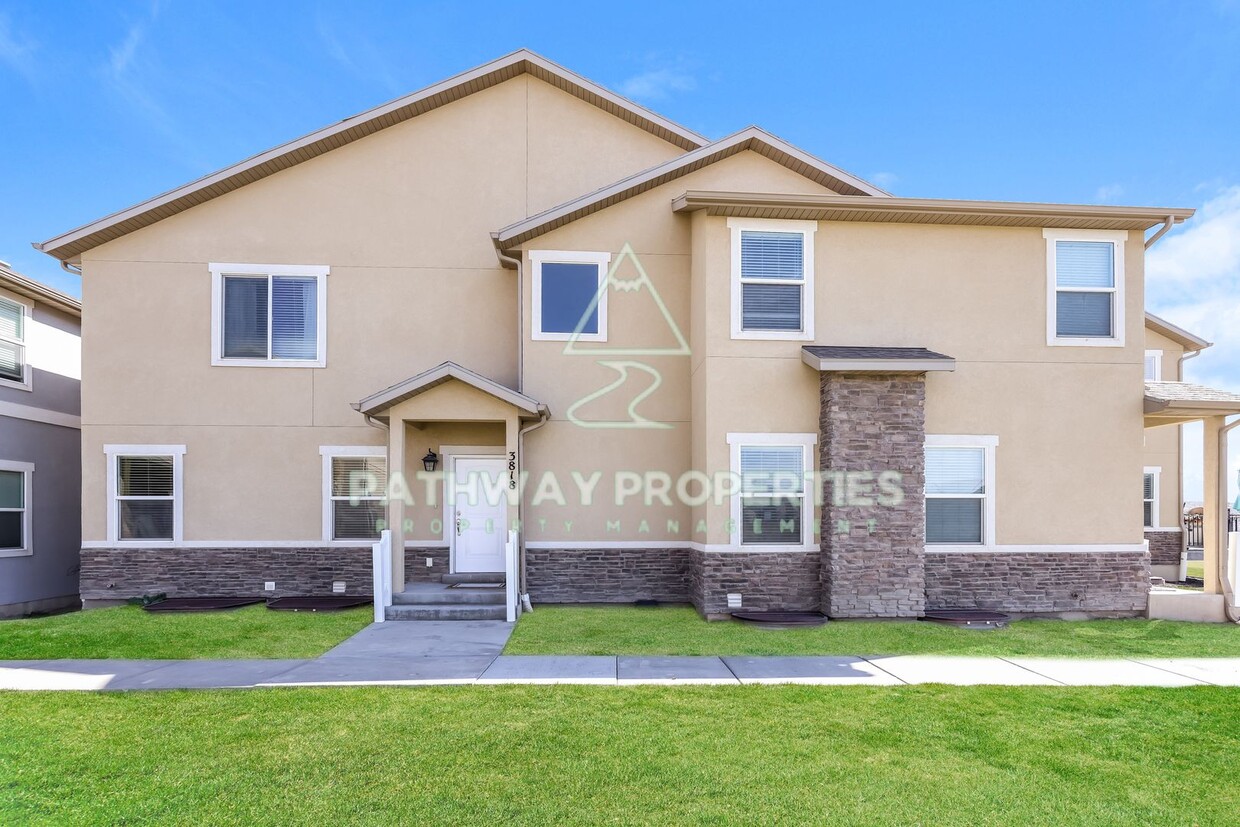 Primary Photo - Eagle Mountain Gem! 3BD/3.5BA Home Modern ...