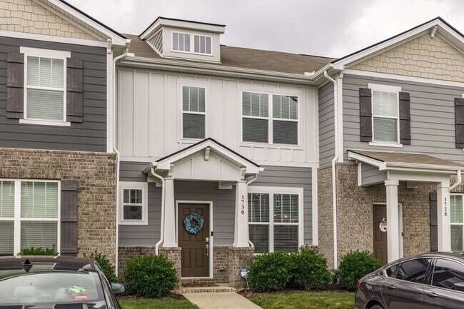 Building Photo - 1730 Frodo Wy