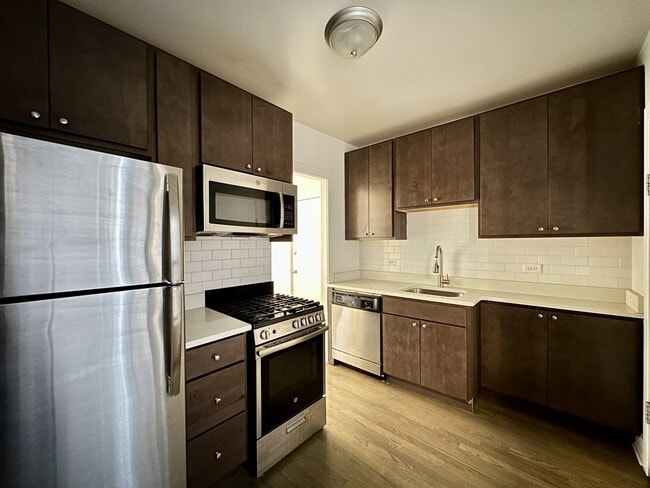 Building Photo - 2645 N Spaulding Ave