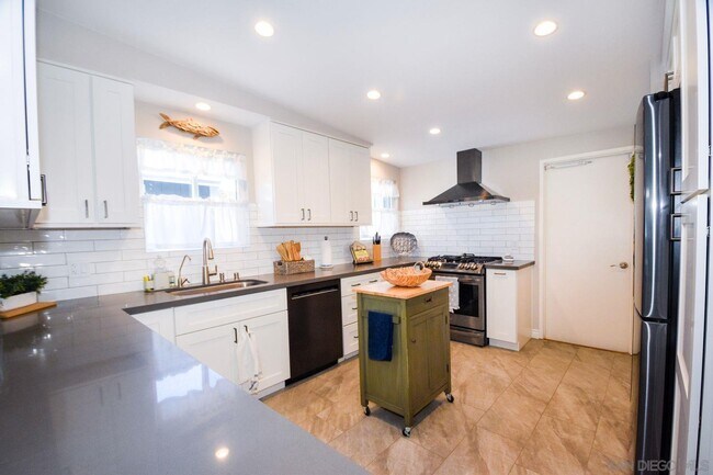 Foto del edificio - 1420 East Ln