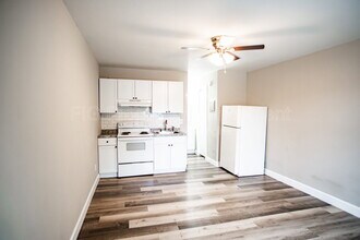 Building Photo - 2311 Holbrook Dr