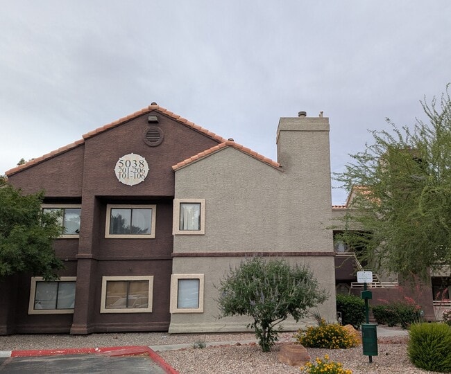 Building Photo - 5038 S Rainbow Blvd