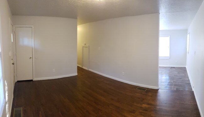 Building Photo - 901 Abbeville