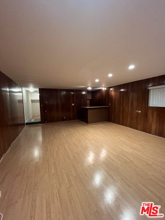 Foto del edificio - 430 S Maple Dr