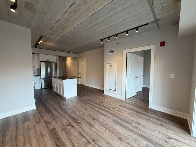 Foto del edificio - 952 W Carmen Ave