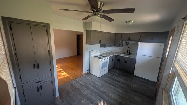 Building Photo - 7269 W Lakefield Dr