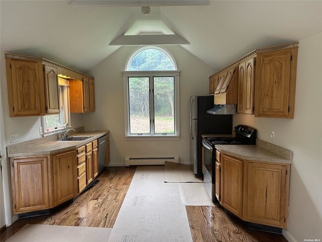 Building Photo - 10 Arthur Ave