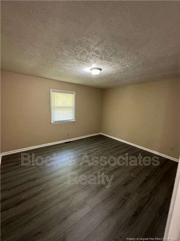 Building Photo - 4959 Fieldcrest Dr