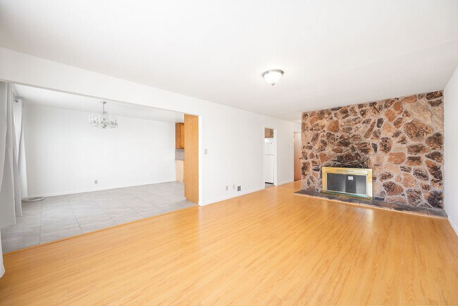Building Photo - 962 Hillside Blvd
