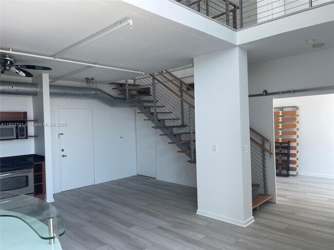 Foto del edificio - 690 SW 1st Ct