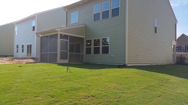 Building Photo - 1905 Birdhouse Ln