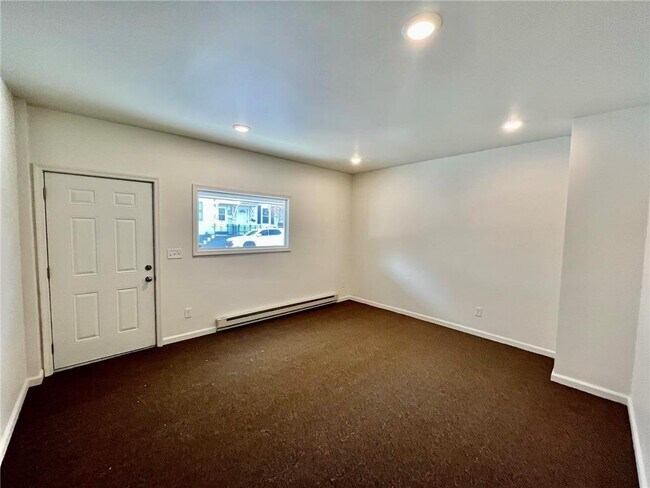 Building Photo - 34 S 11th St