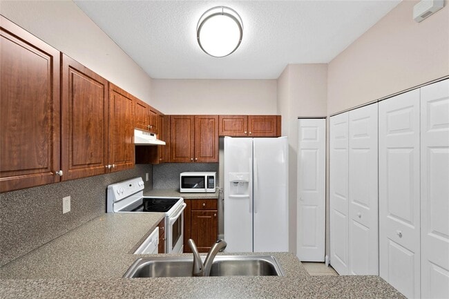 Building Photo - 1103 N Santa Catalina Cir
