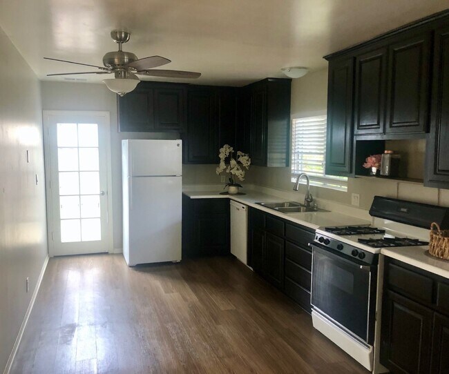 Foto del edificio - 2136 Crescent Ave