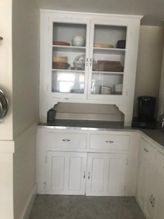 kitcehn side b - 31 Everett St